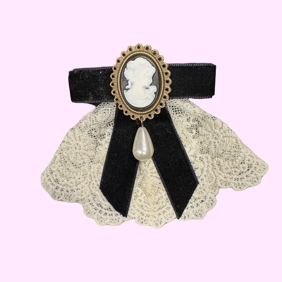 Accessories - Elegant Black and Cream Lace Brooch
